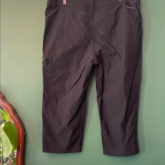Eddie Bauer Women's 16 Black Tech Capri Pants Outdoor Hiking - Picture 8 of 9